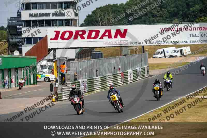 Vintage motorcycle club;eventdigitalimages;mallory park;mallory park trackday photographs;no limits trackdays;peter wileman photography;trackday digital images;trackday photos;vmcc festival 1000 bikes photographs